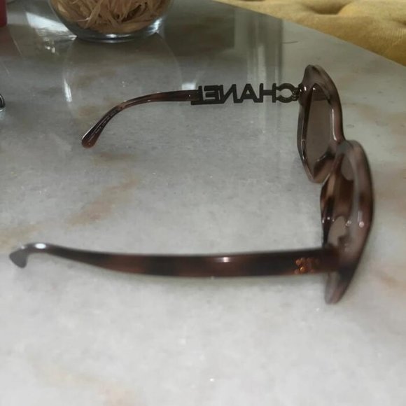 New Chanel CH 5422 B Sunglasses - Picture 2 of 8